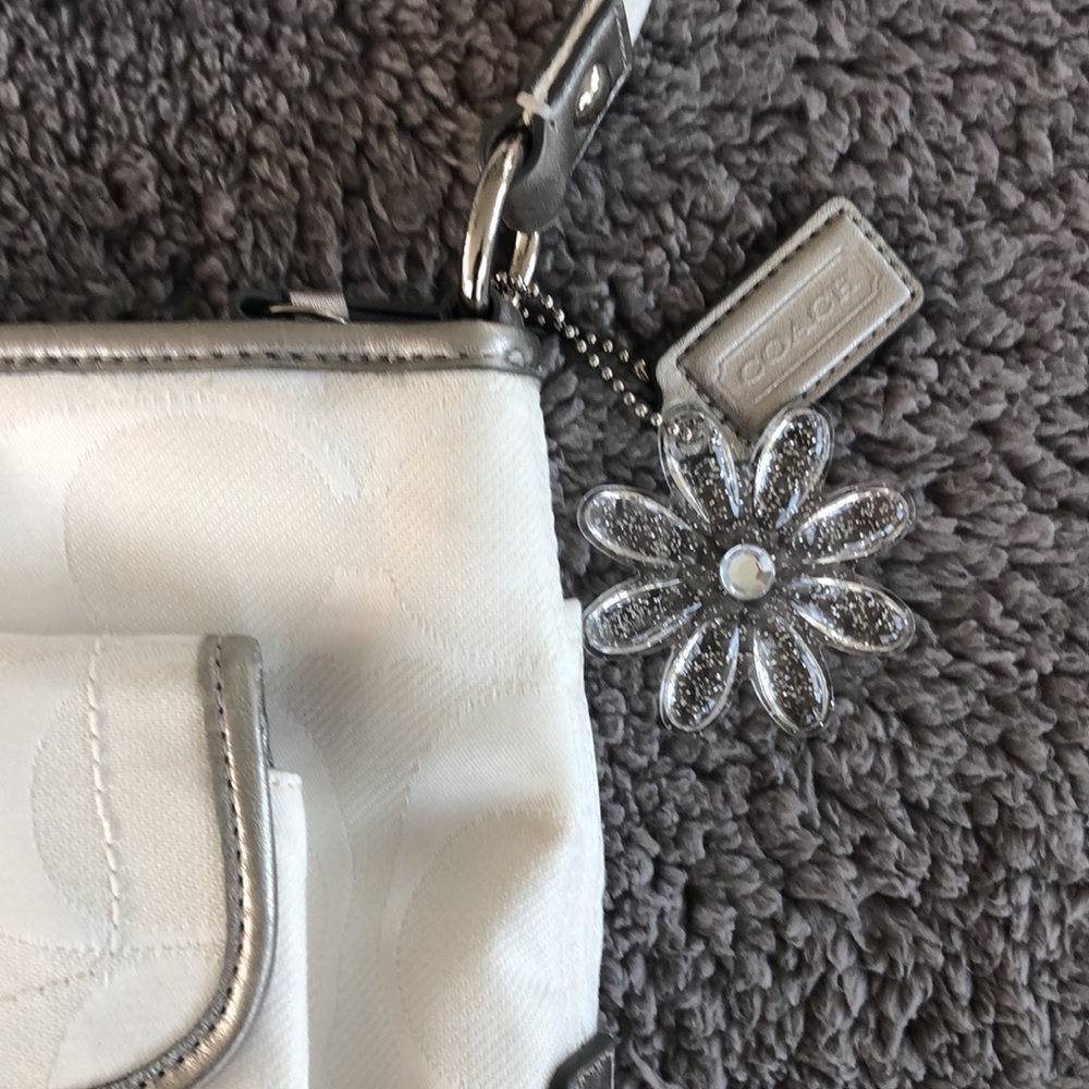 White Coach Signature Fabric Crossbody Handbag - Picture 2 of 9